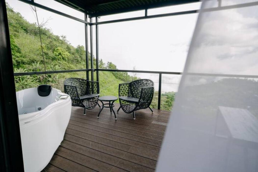Grey Rock Mountain Cabin W/ Jacuzzi Balamban エクステリア 写真